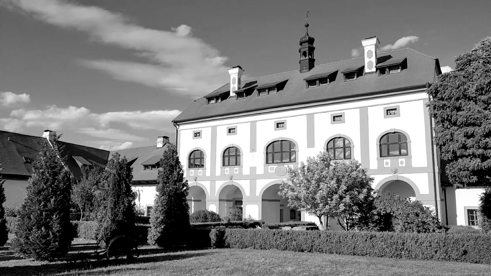 Hotel Zámecký statek Býkov wedding venue - photo 2