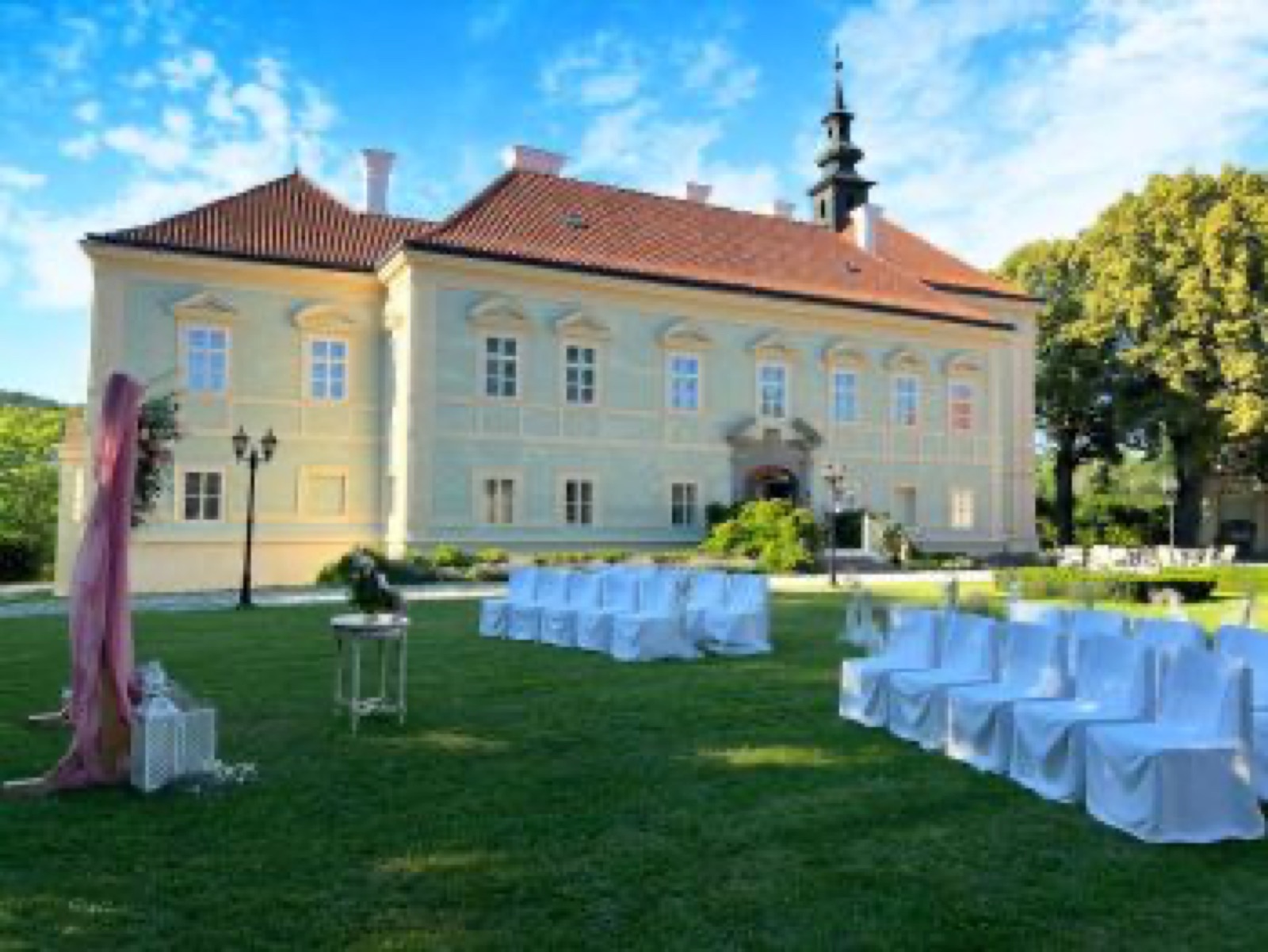 Chateau Radíč wedding venue - photo 3