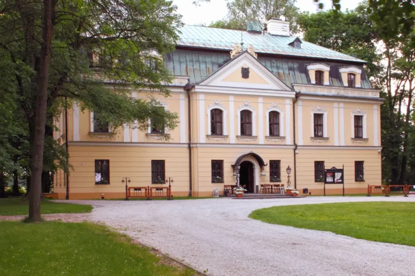 Pałac w Rybnej