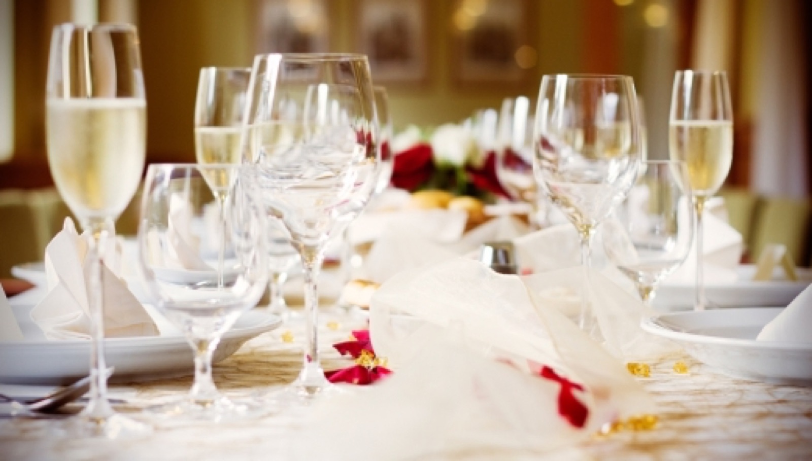 Svatba v Dolce Villa wedding venue - photo 2