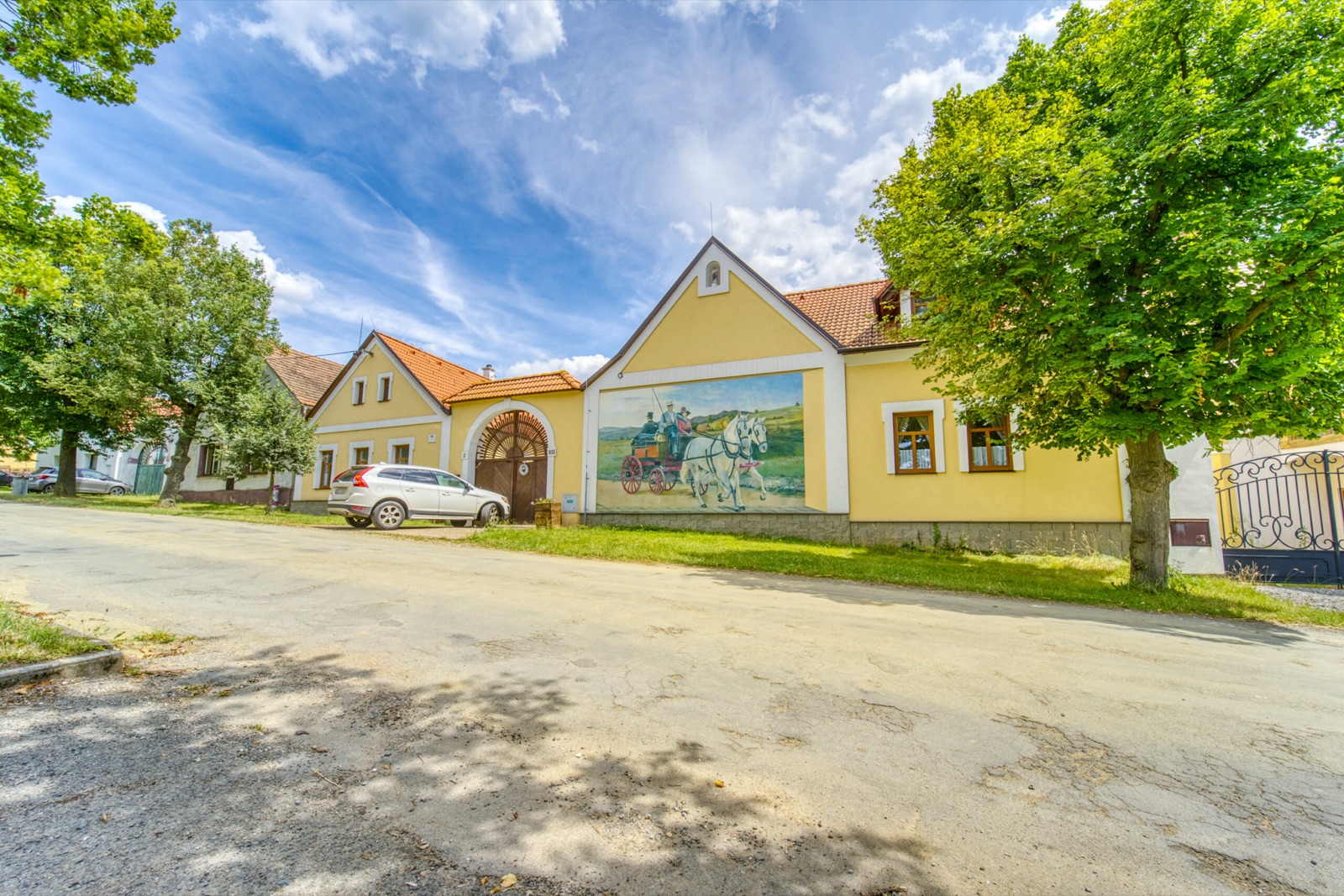 Bušovický dvůr