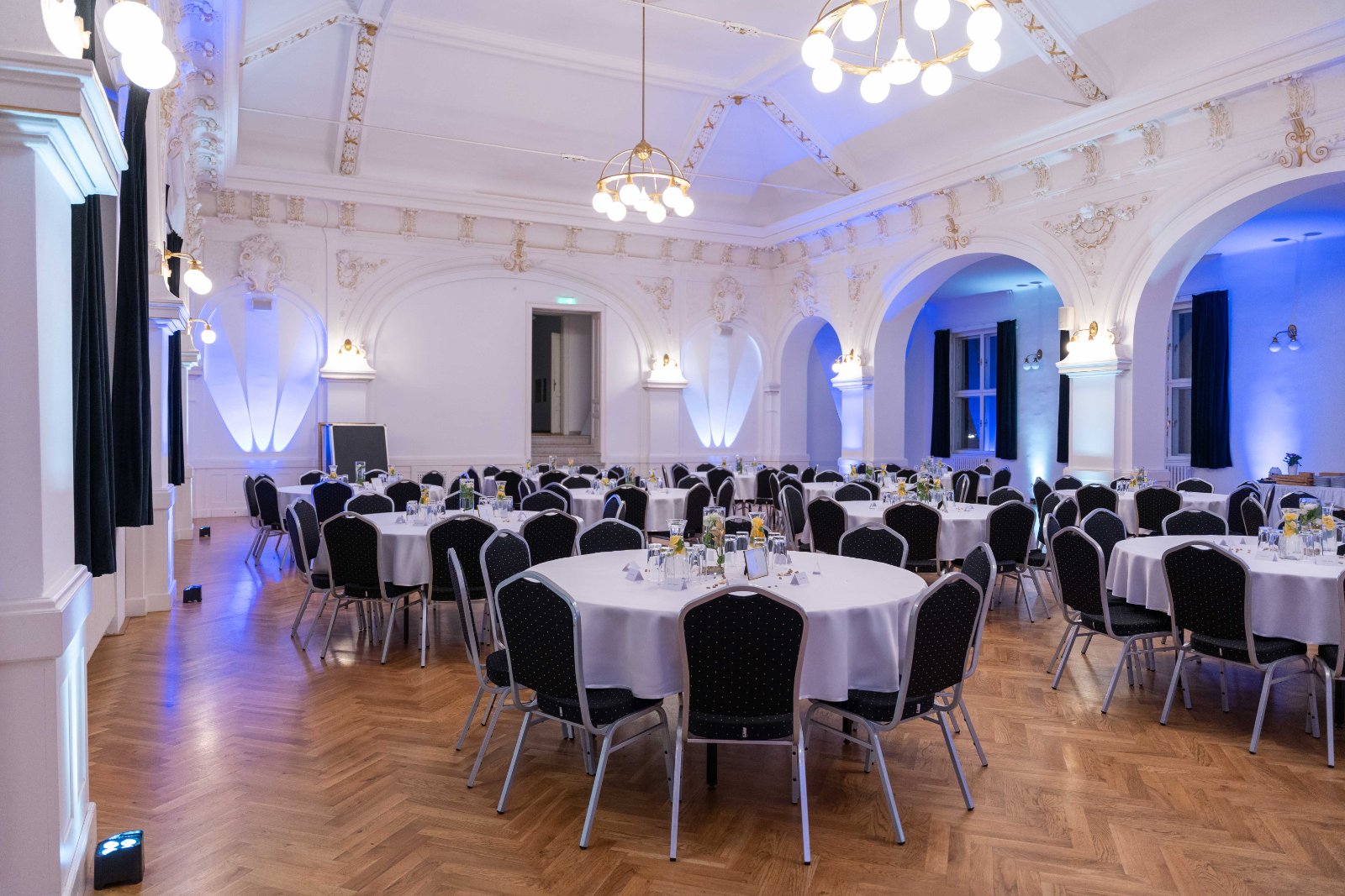 DŮM U PARKU wedding venue - photo 6